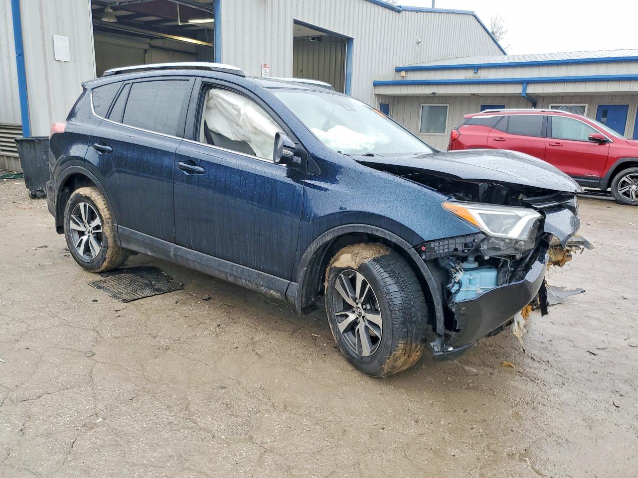 2018 TOYOTA RAV4 XLE photo 4