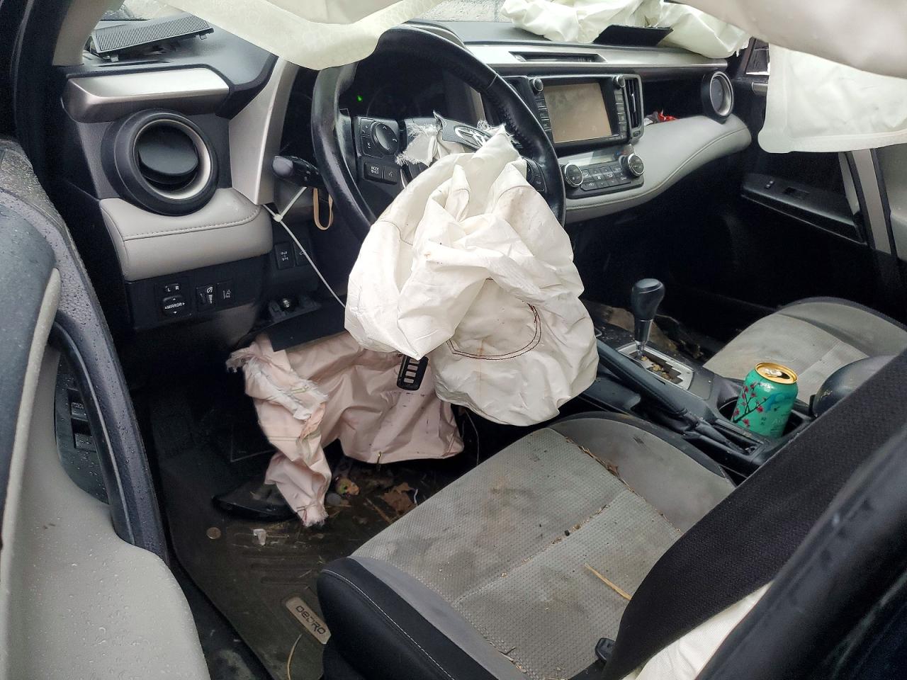2018 TOYOTA RAV4 XLE photo 8