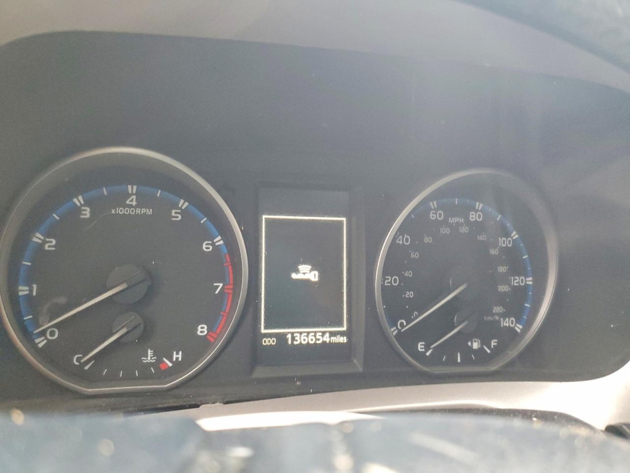 2018 TOYOTA RAV4 XLE photo 9