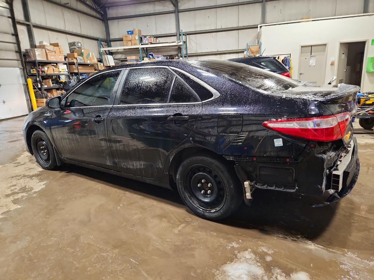 2016 TOYOTA CAMRY SE photo 3