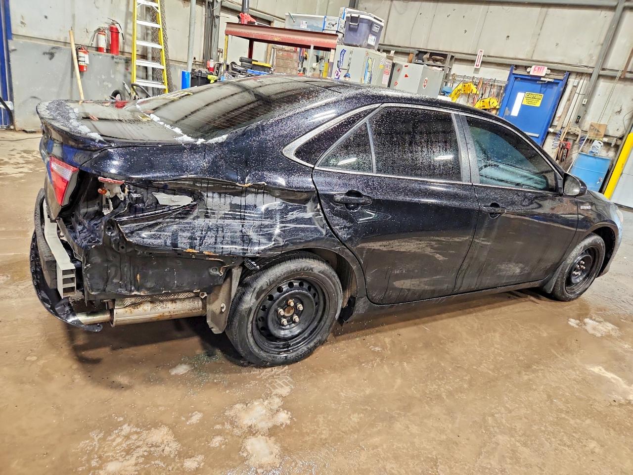 2016 TOYOTA CAMRY SE photo 5