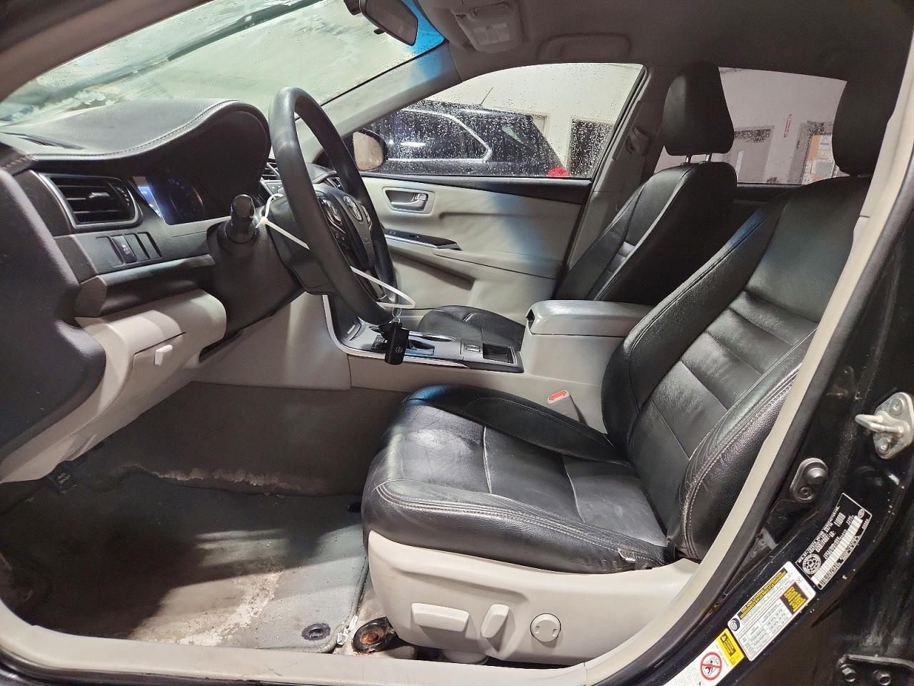 2016 TOYOTA CAMRY SE photo 13