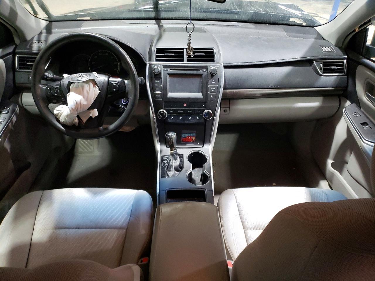 2015 TOYOTA CAMRY LE photo 15