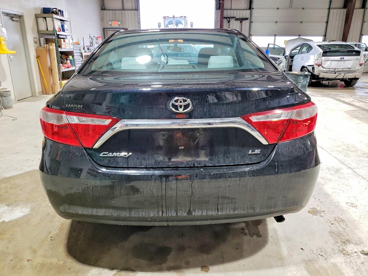 2015 TOYOTA CAMRY LE photo 11
