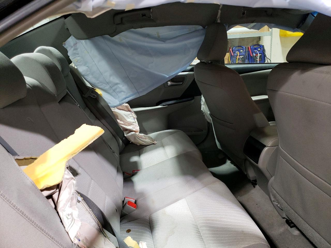 2015 TOYOTA CAMRY LE photo 19