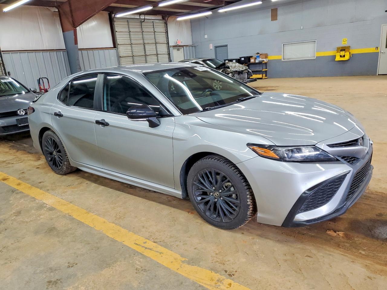 2022 TOYOTA CAMRY SE NIGHTSHADE photo 4