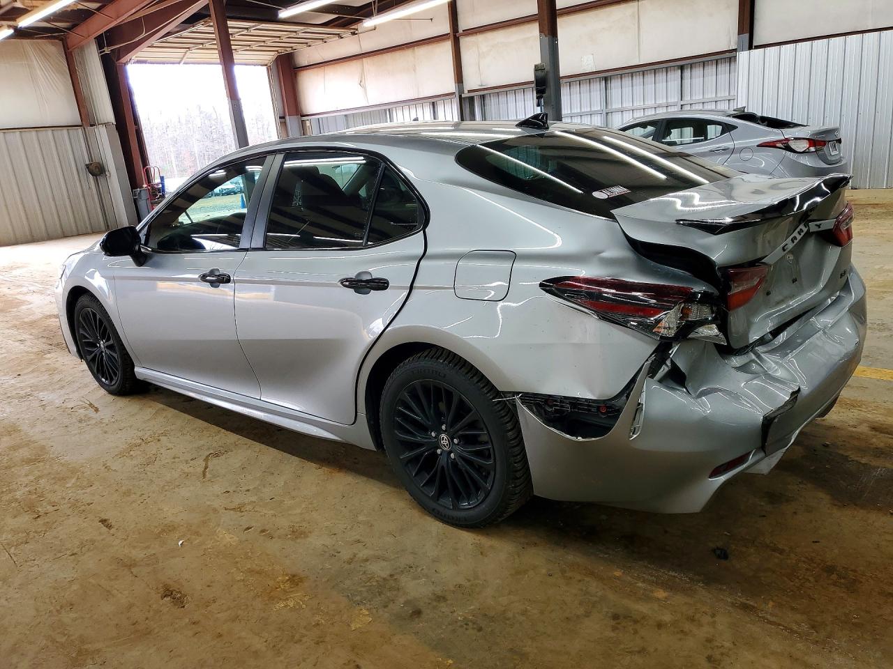 2022 TOYOTA CAMRY SE NIGHTSHADE photo 2