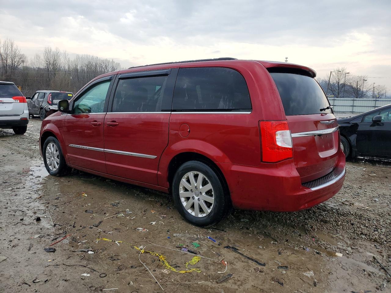 2012 CHRYSLER TOWN & COUNTRY TOURING L photo 3