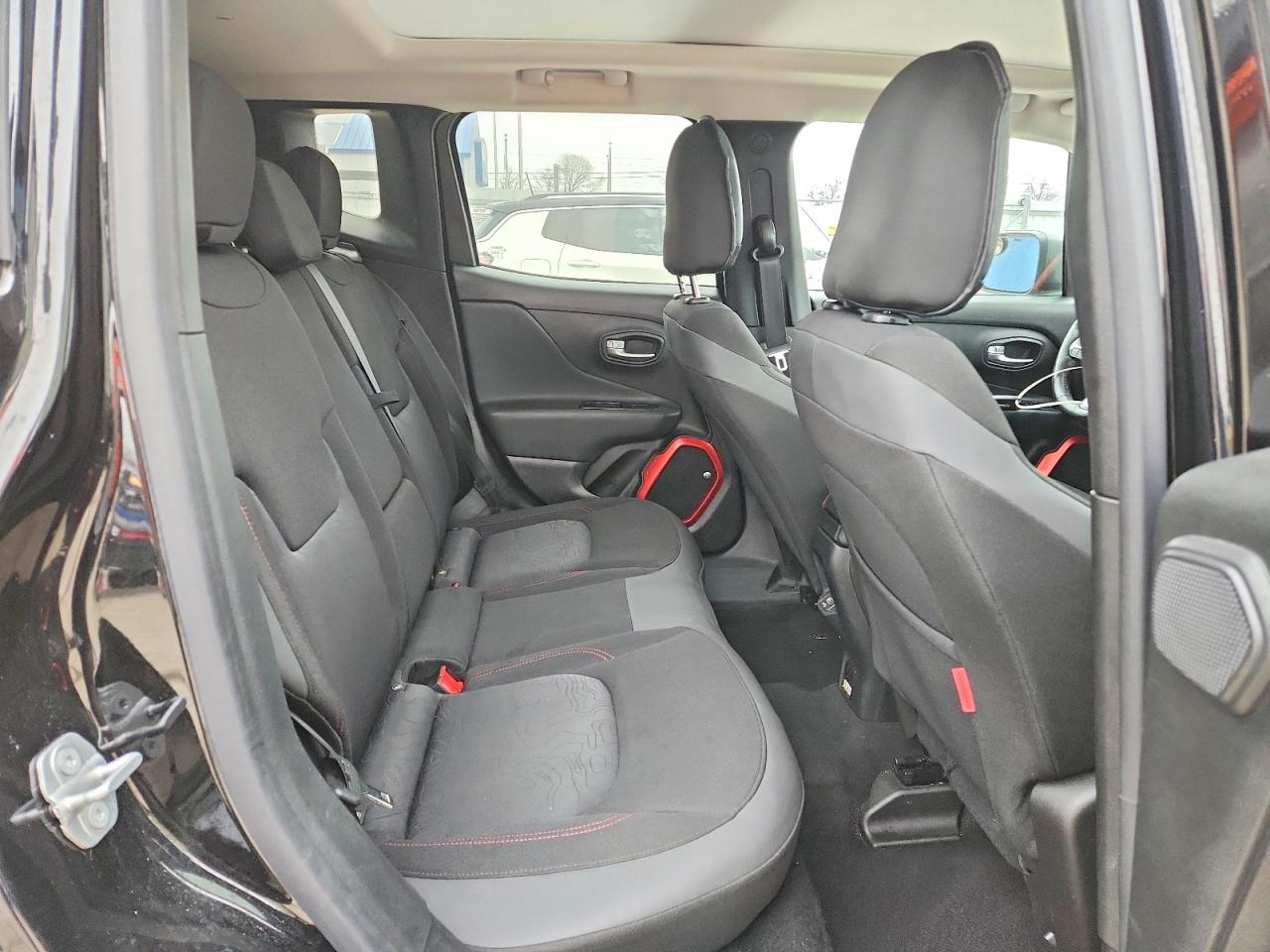2019 JEEP RENEGADE TRAILHAWK photo 31