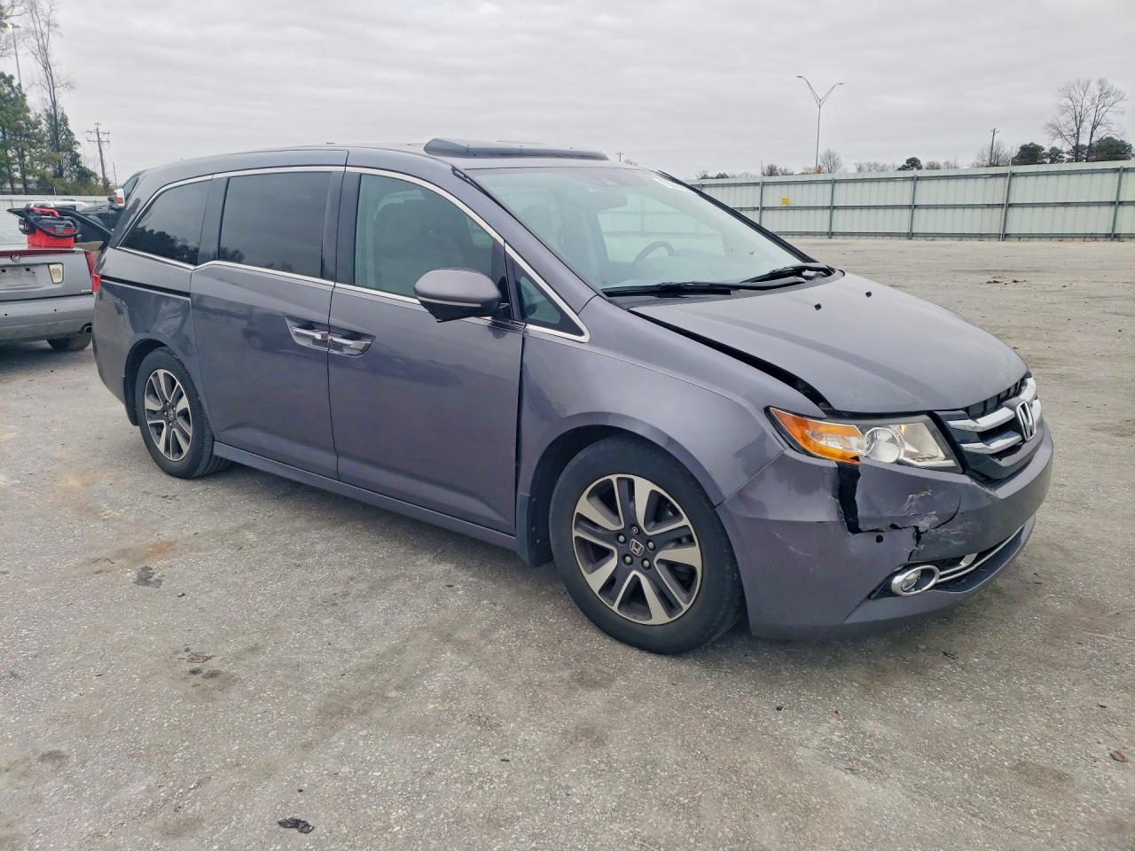 2016 HONDA ODYSSEY TOURING photo 4
