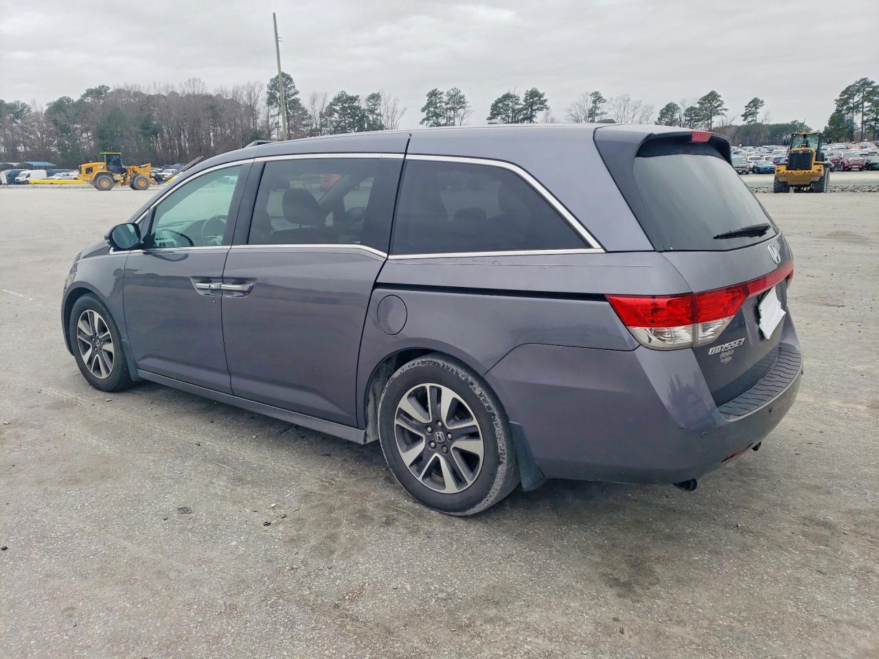 2016 HONDA ODYSSEY TOURING photo 2