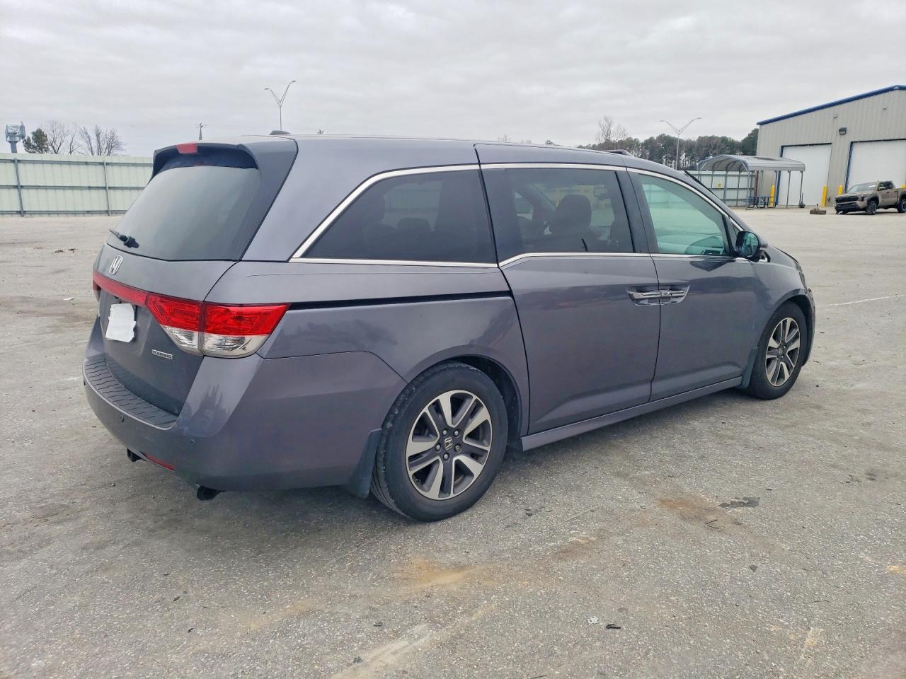 2016 HONDA ODYSSEY TOURING photo 3