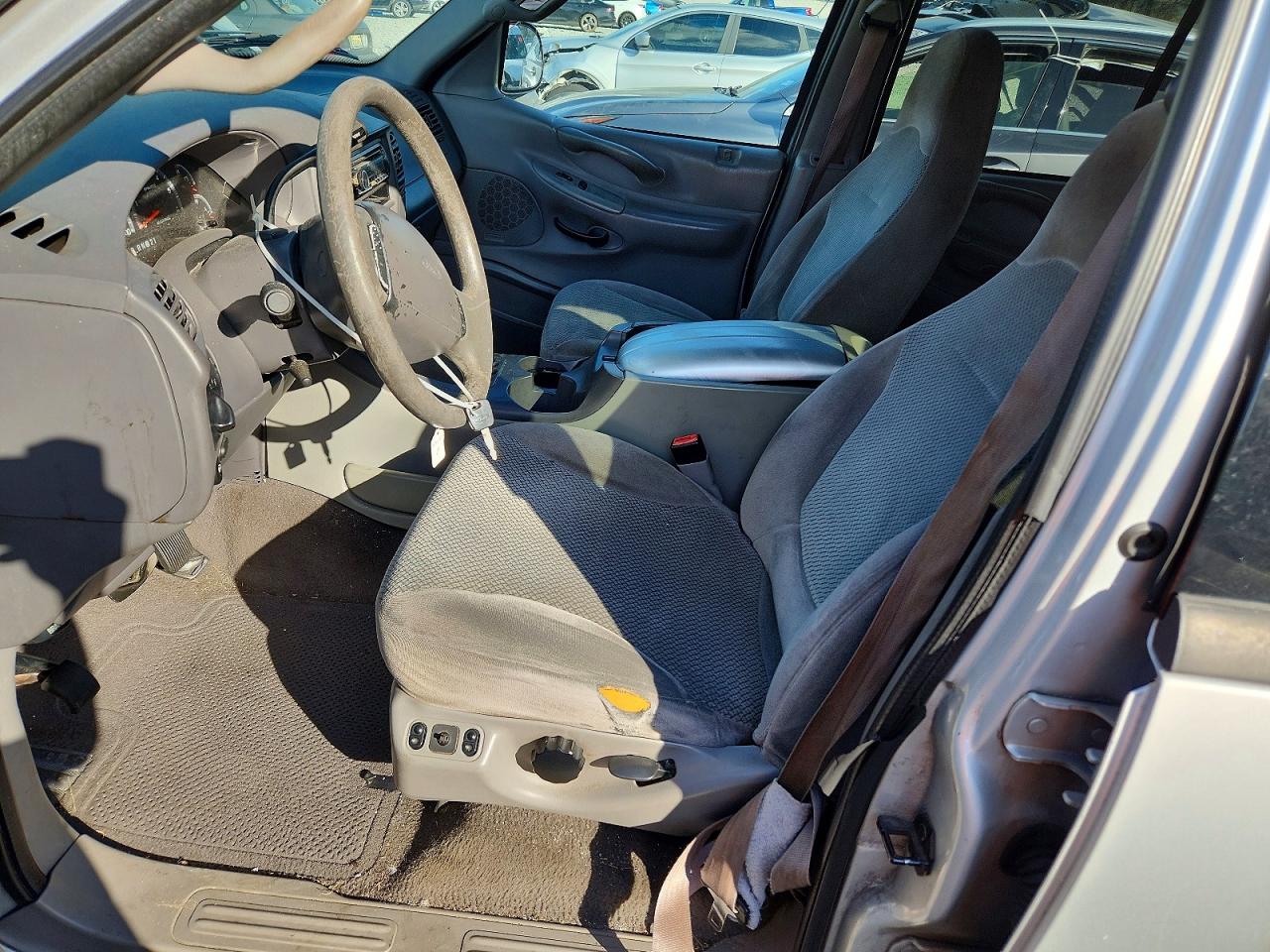 2002 FORD EXPEDITION XLT photo 13