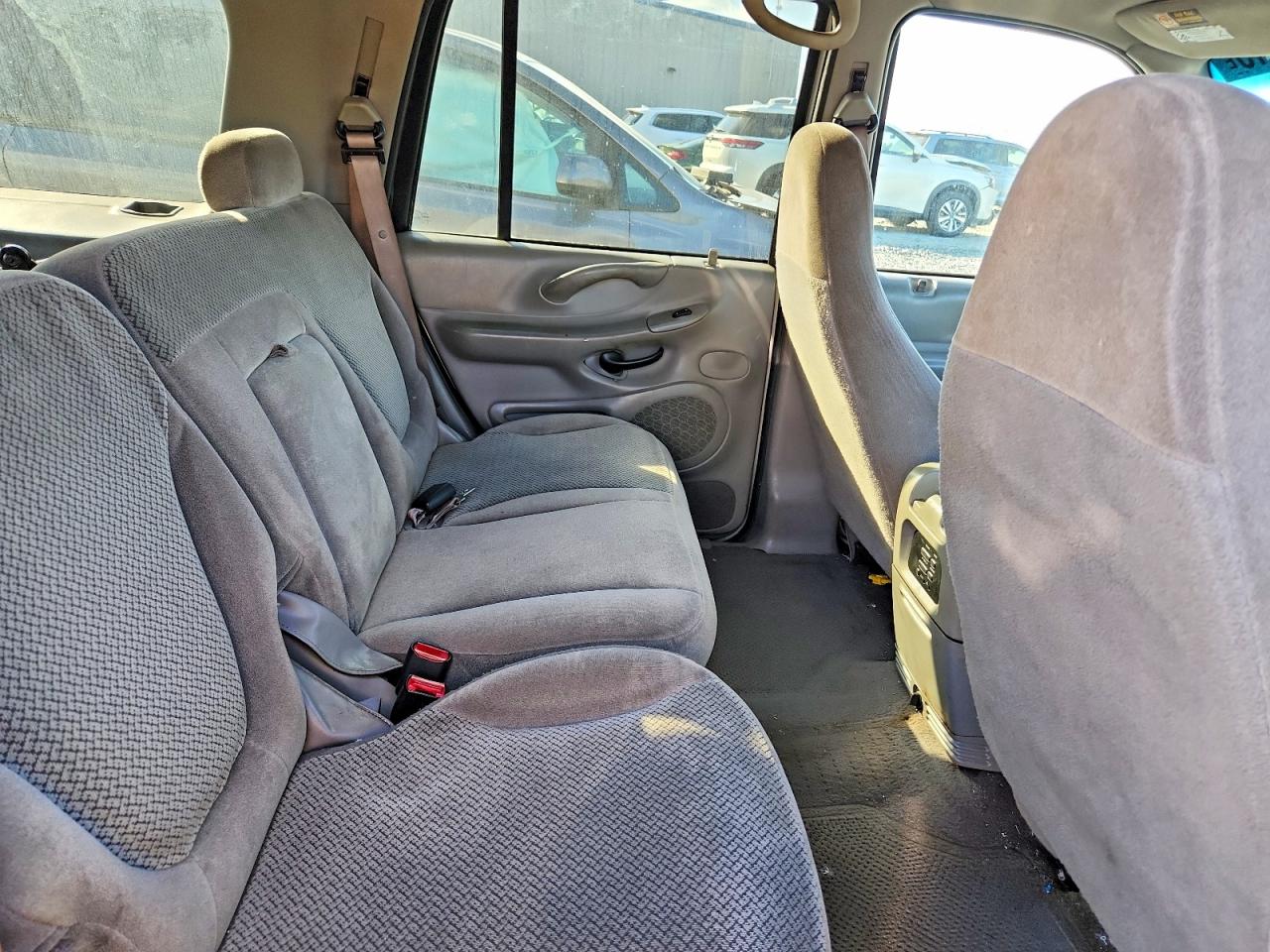 2002 FORD EXPEDITION XLT photo 21