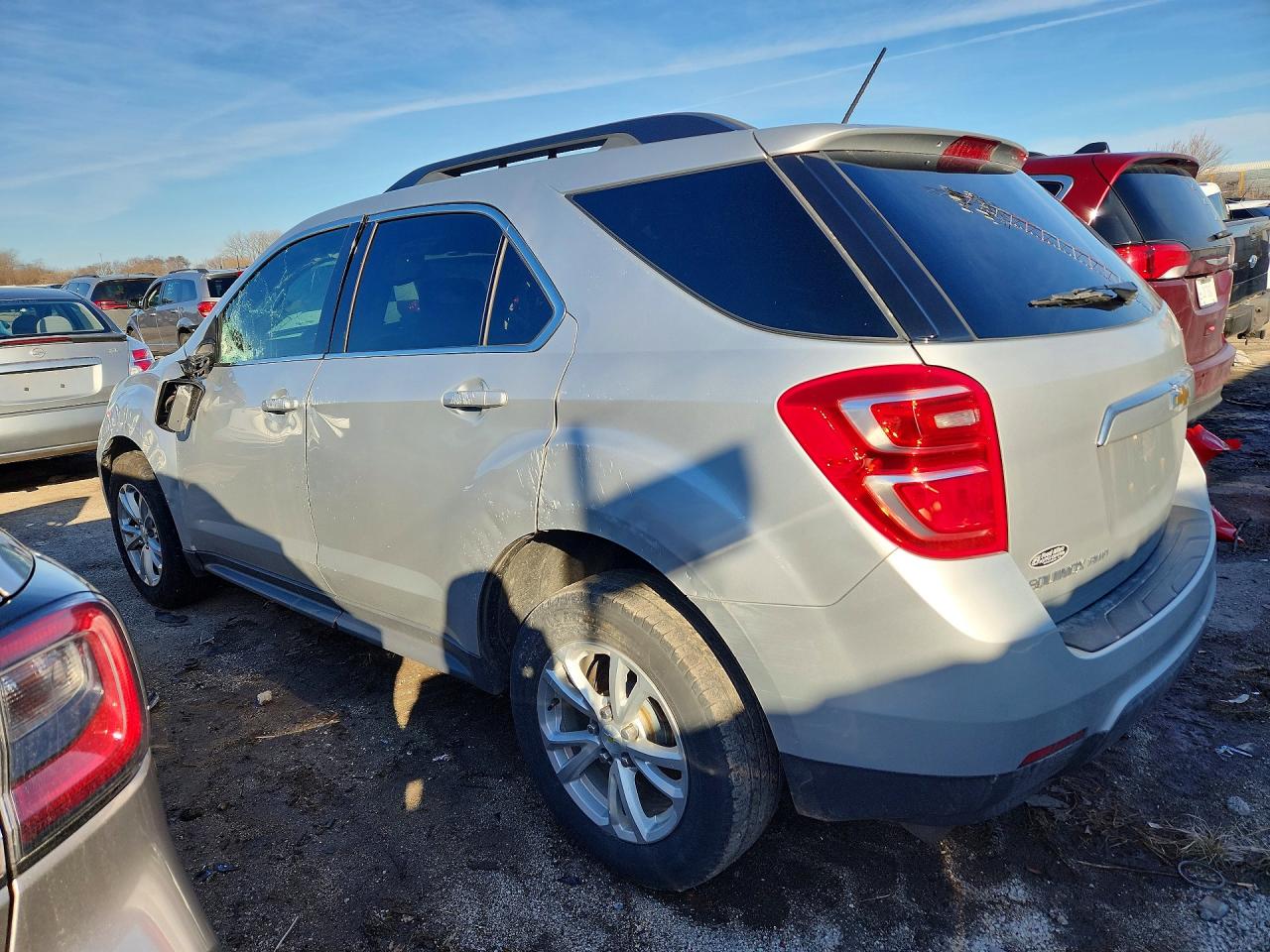 2017 CHEVROLET EQUINOX LT photo 4