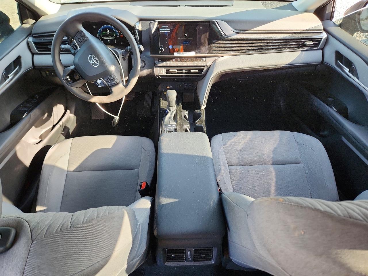 2025 TOYOTA CAMRY LE photo 15