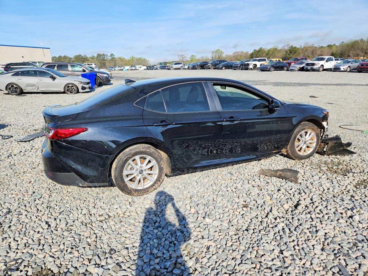 2025 TOYOTA CAMRY LE photo 5