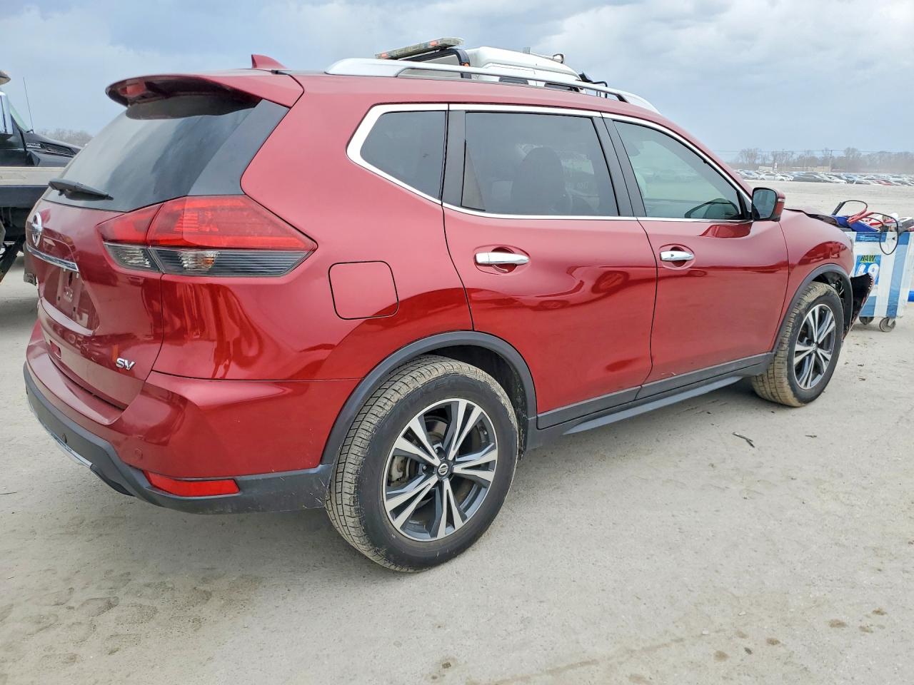 2019 NISSAN ROGUE SV photo 3