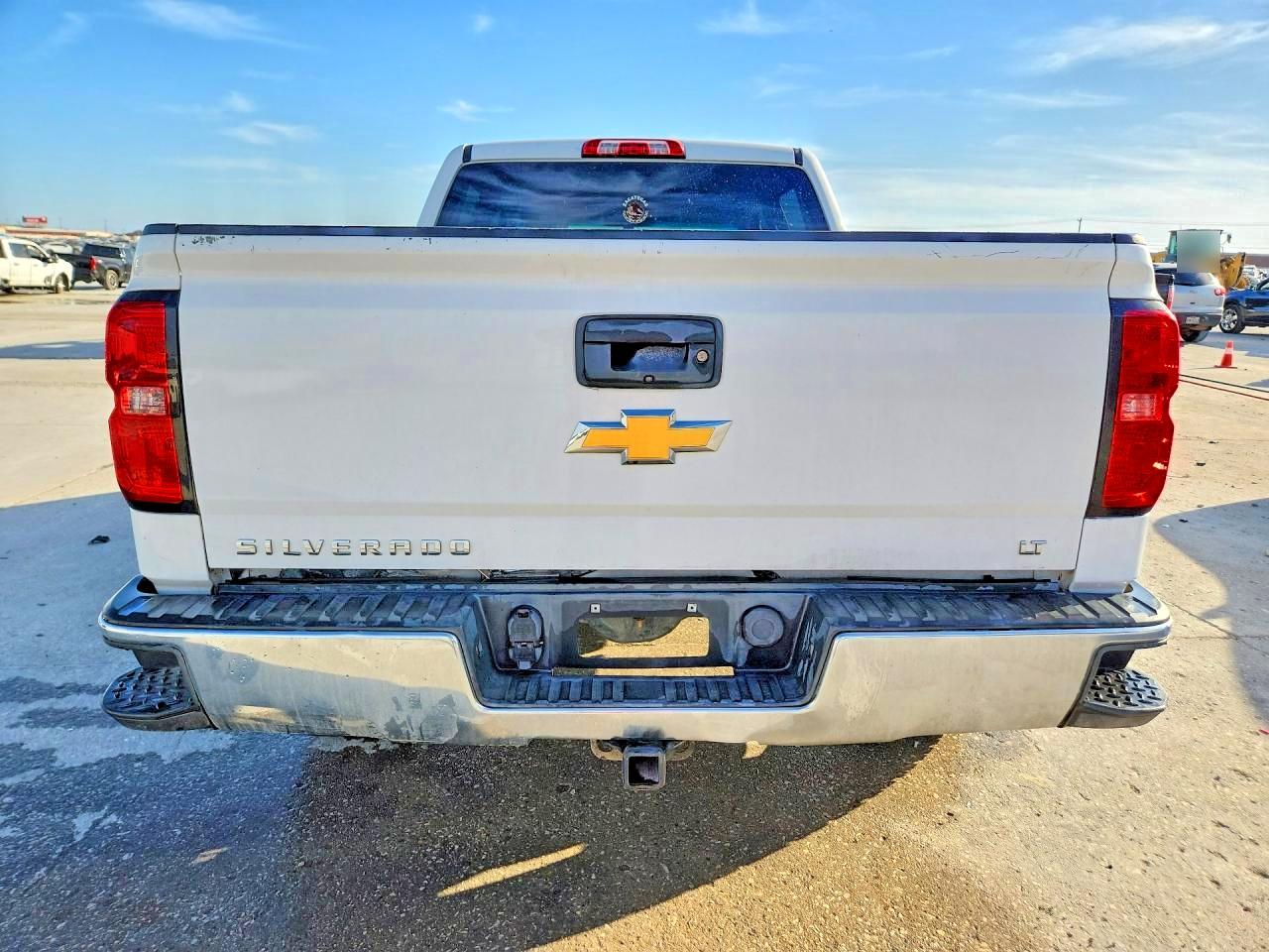 2016 CHEVROLET SILVERADO C1500 LT photo 11