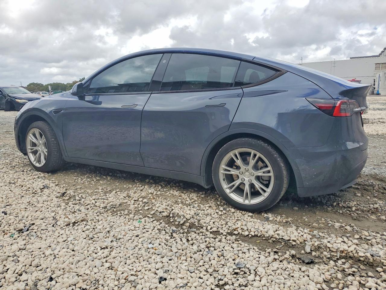2021 TESLA MODEL Y photo 2