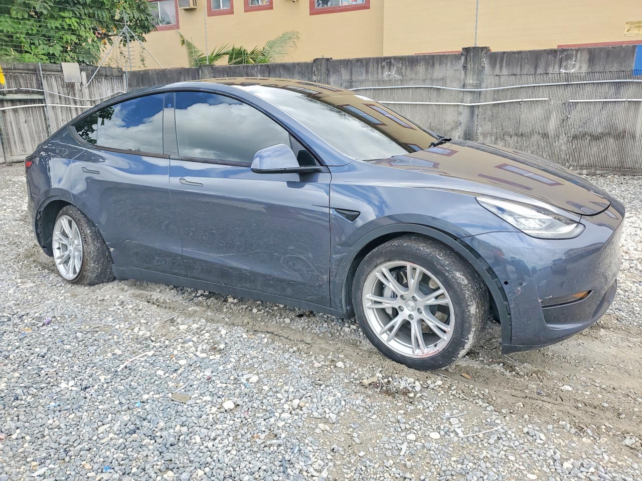 2021 TESLA MODEL Y photo 4
