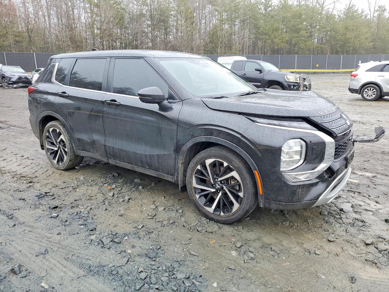 2024 MITSUBISHI OUTLANDER SE photo 10