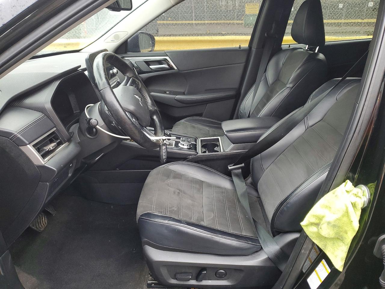 2024 MITSUBISHI OUTLANDER SE photo 19