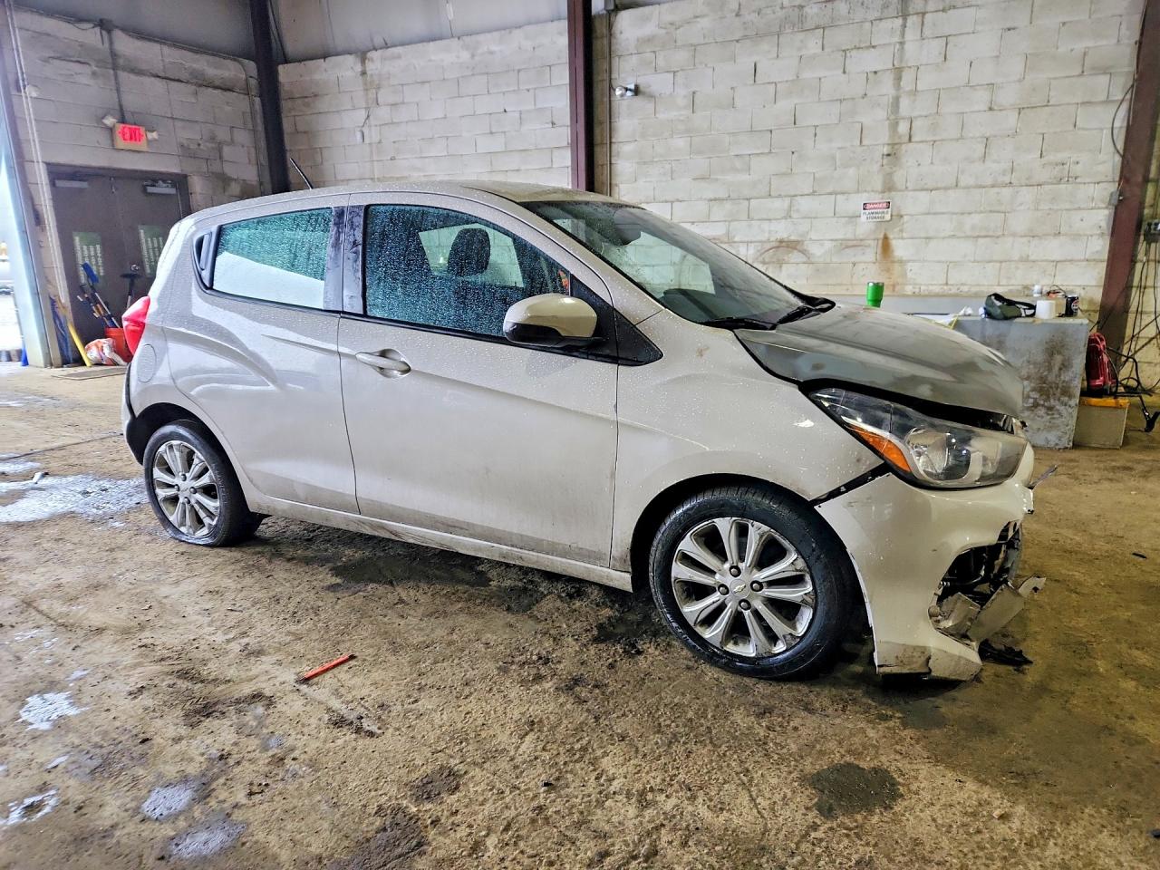 2016 CHEVROLET SPARK 1LT photo 4