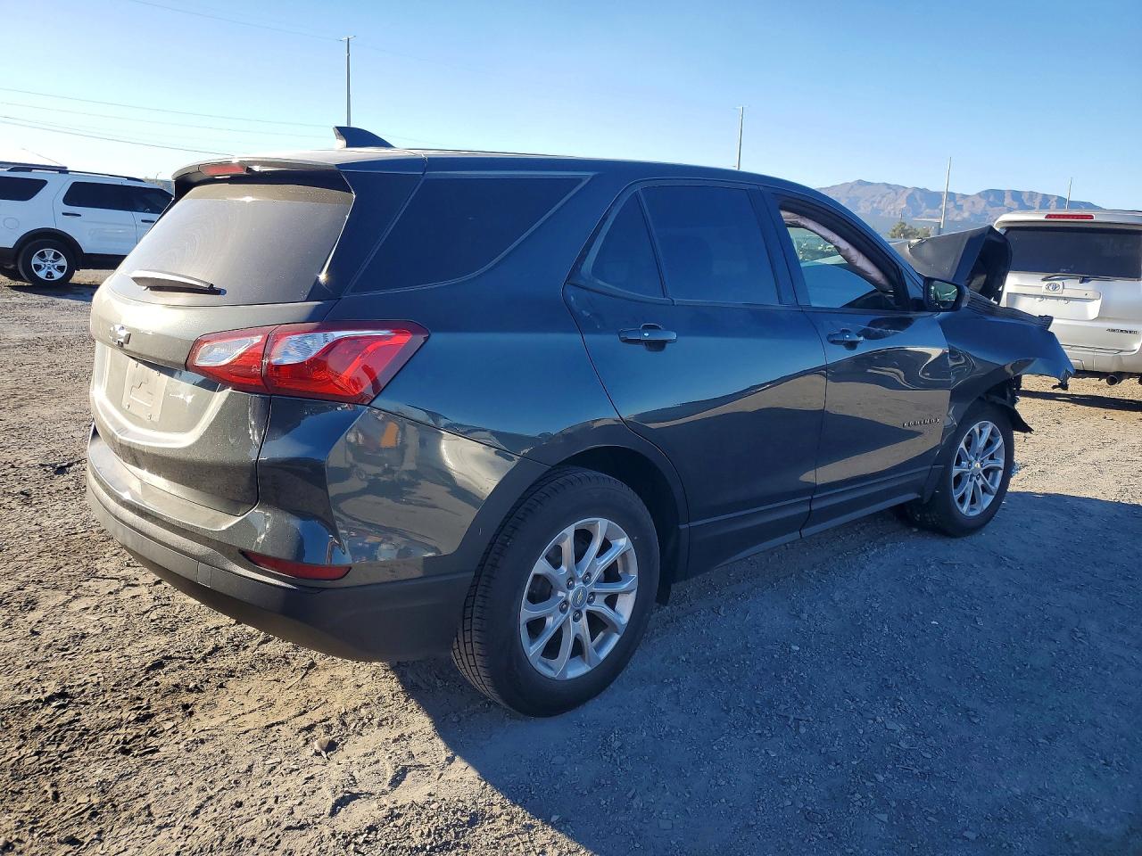 2019 CHEVROLET EQUINOX LS photo 3