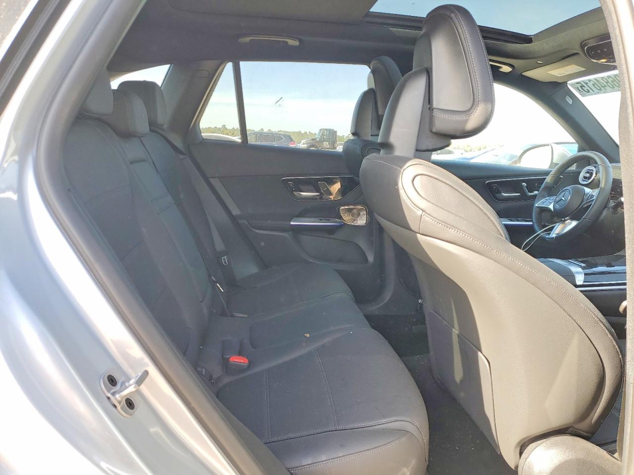 2025 MERCEDES-BENZ GLC 300 photo 11