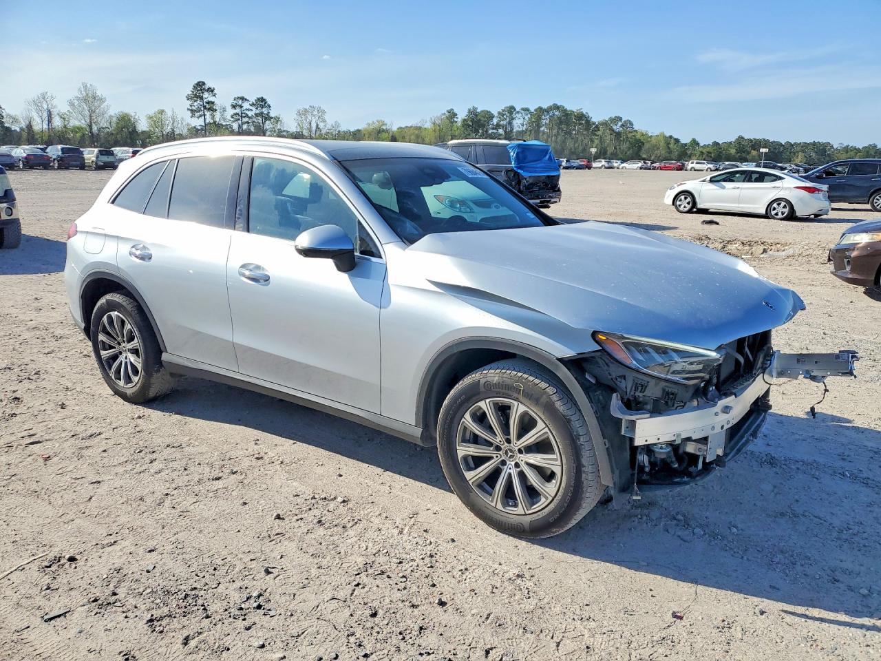 2025 MERCEDES-BENZ GLC 300 photo 4