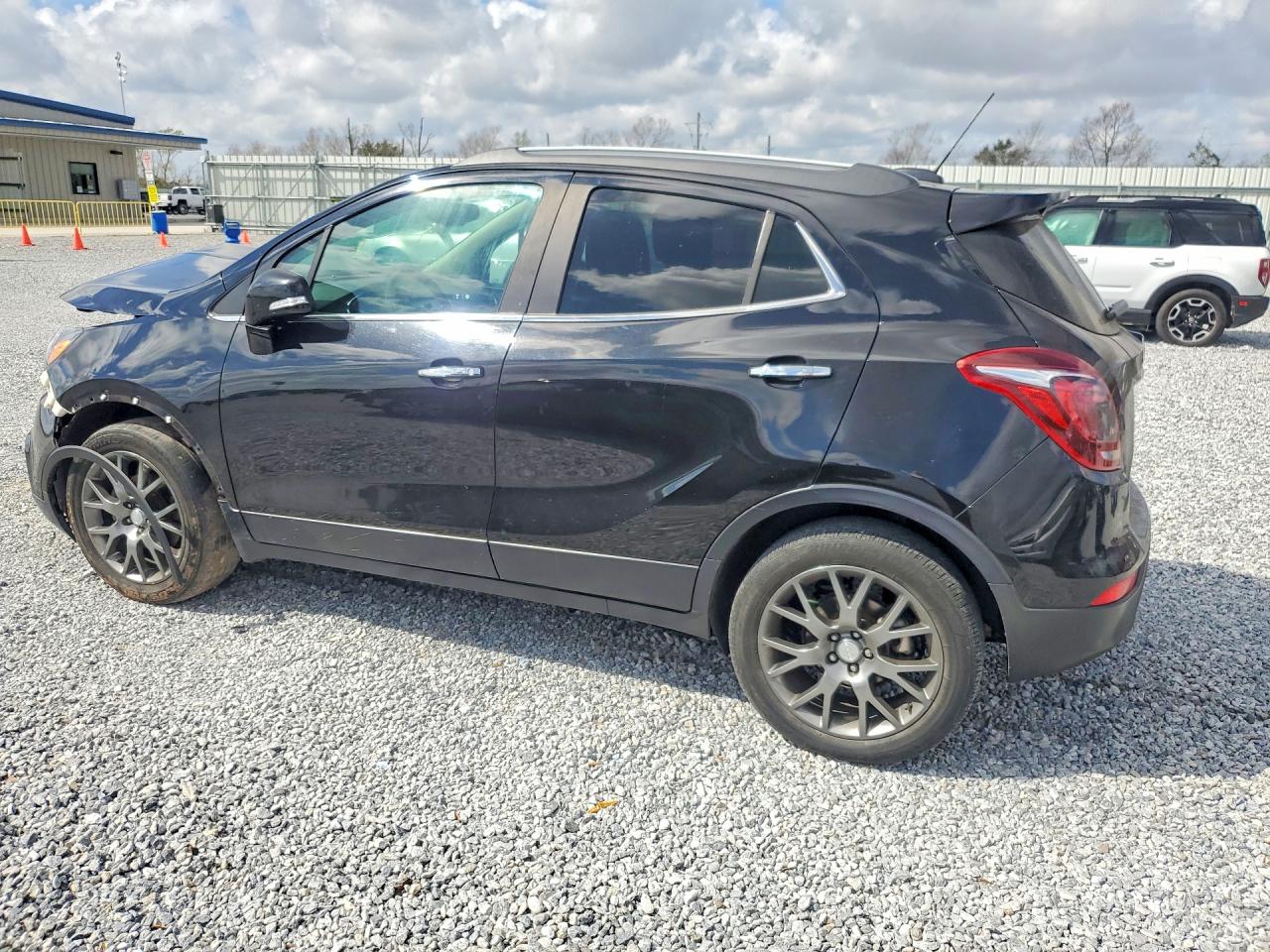 2019 BUICK ENCORE SPORT TOURING photo 4