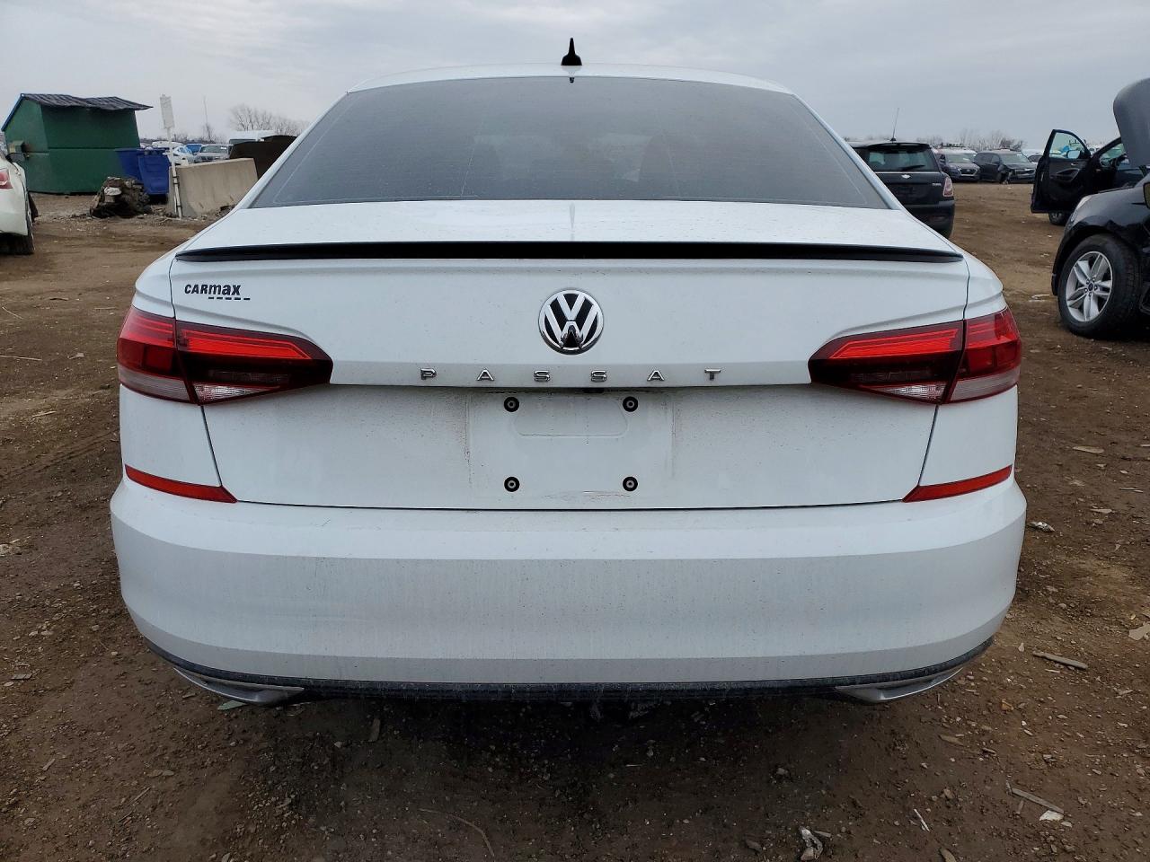 2020 VOLKSWAGEN PASSAT R-LINE photo 16