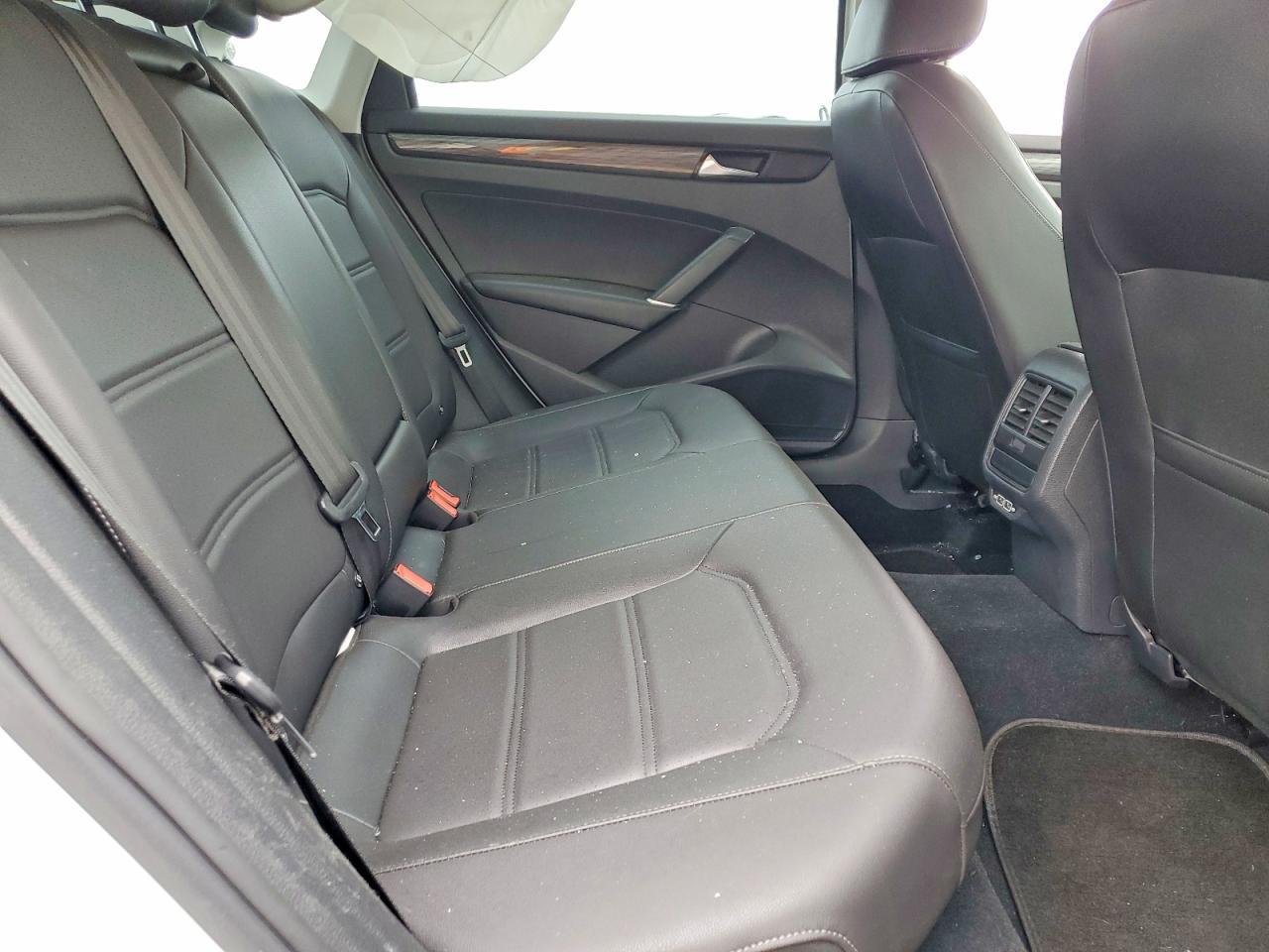 2020 VOLKSWAGEN PASSAT R-LINE photo 28