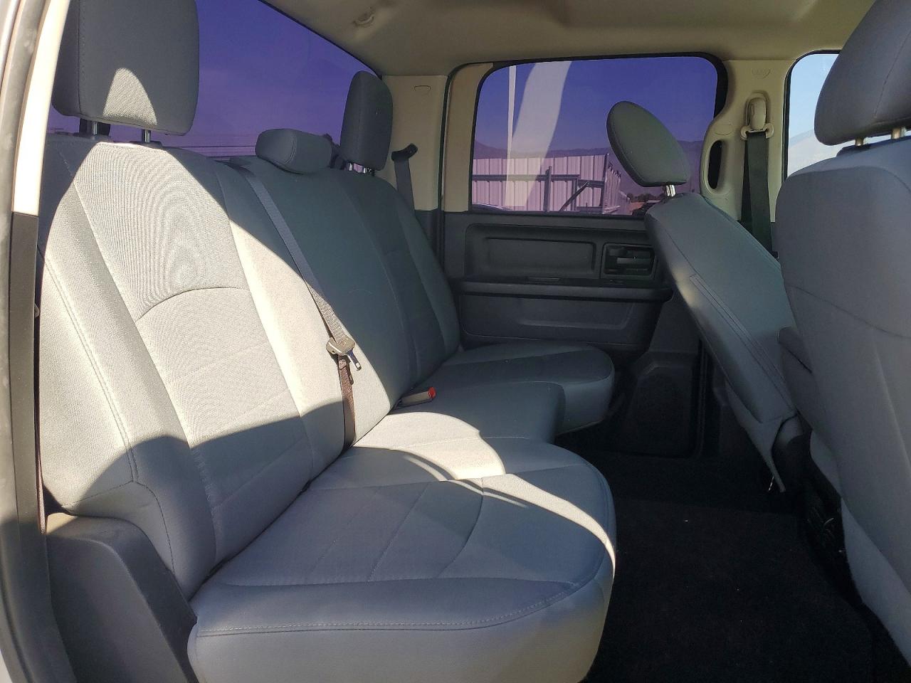 2017 RAM 1500 ST photo 10