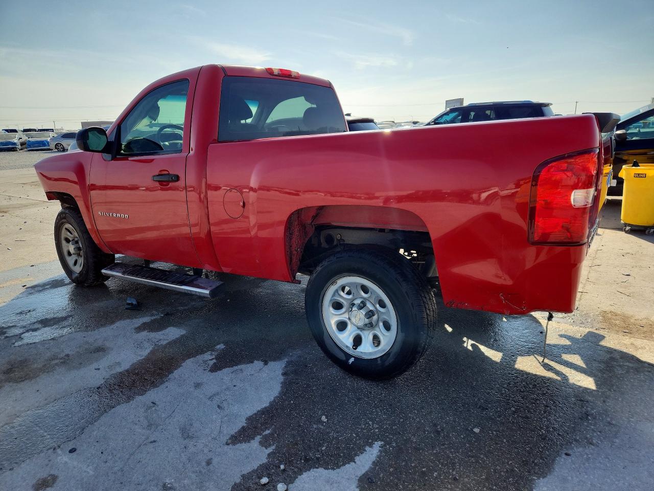 2010 CHEVROLET SILVERADO C1500 photo 2