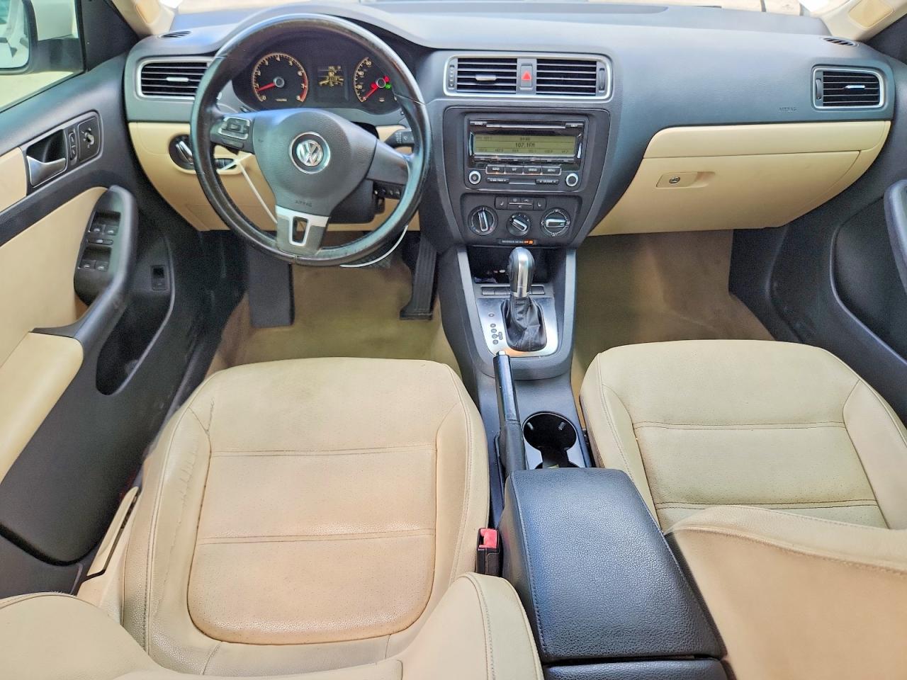2011 VOLKSWAGEN JETTA SE photo 22