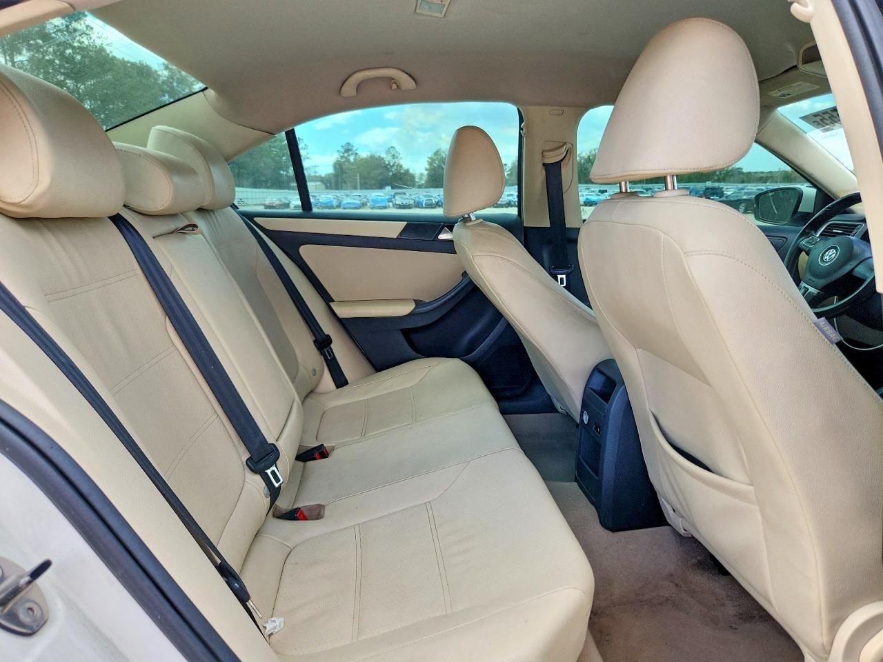 2011 VOLKSWAGEN JETTA SE photo 28
