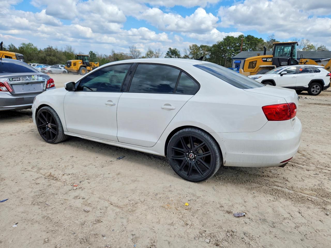 2011 VOLKSWAGEN JETTA SE photo 4