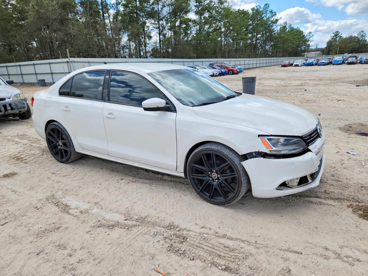 2011 VOLKSWAGEN JETTA SE photo 10