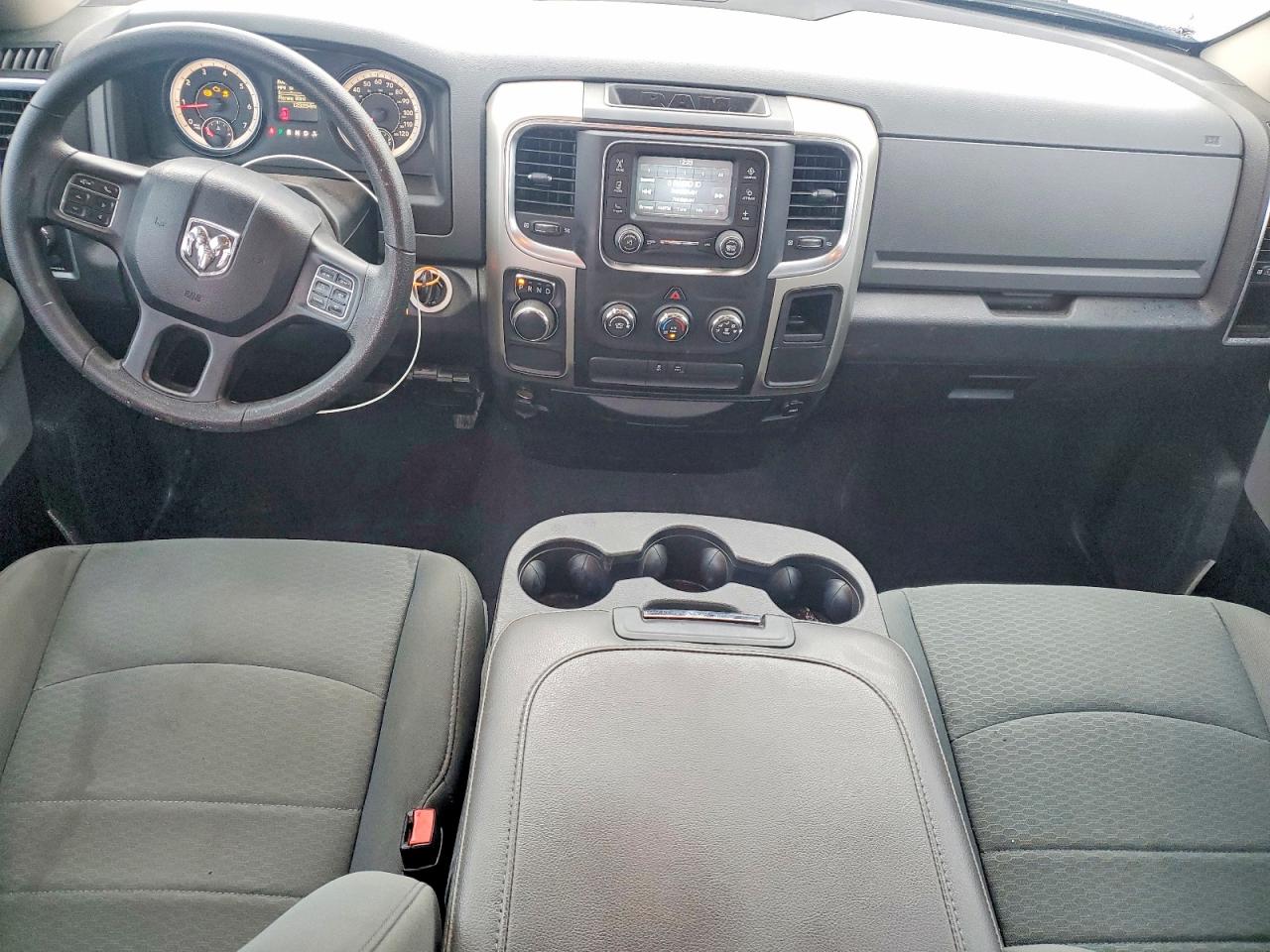 2016 RAM 1500 SLT photo 15