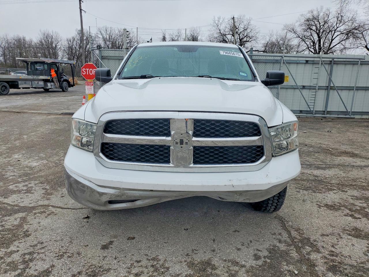 2016 RAM 1500 SLT photo 9