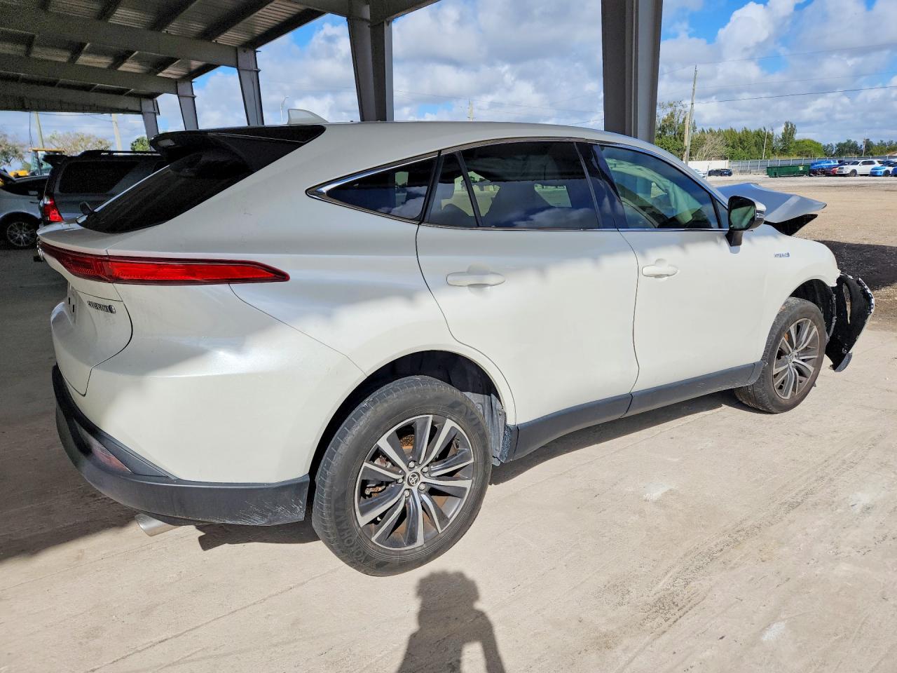 2021 TOYOTA VENZA LE photo 5