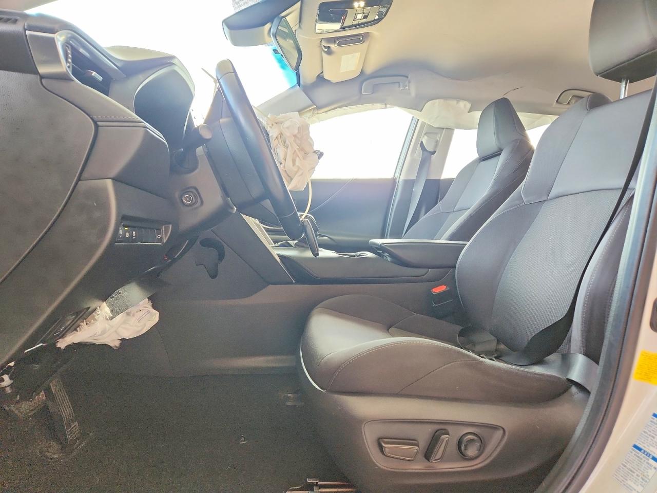 2021 TOYOTA VENZA LE photo 13