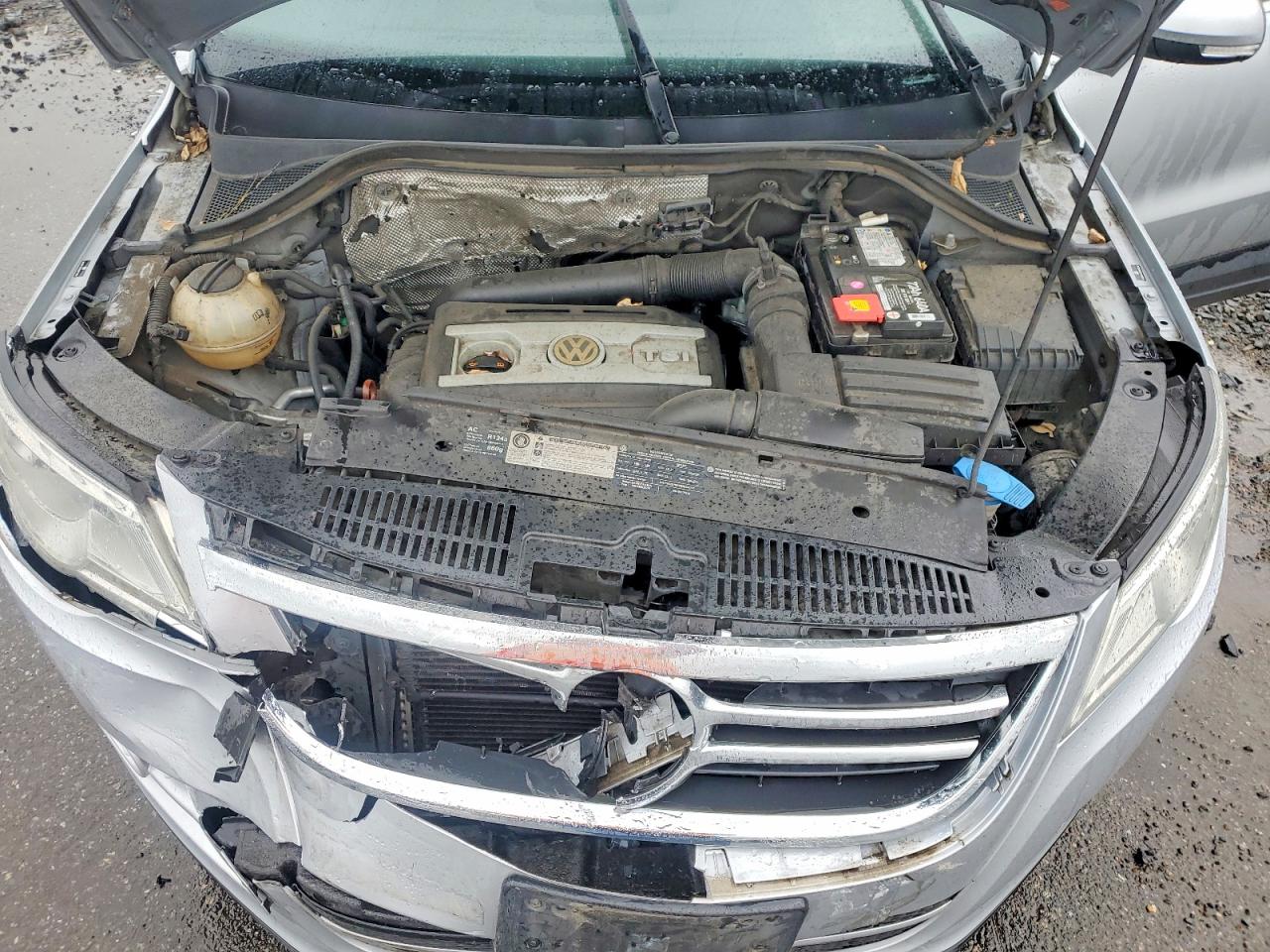 2011 VOLKSWAGEN TIGUAN S photo 11