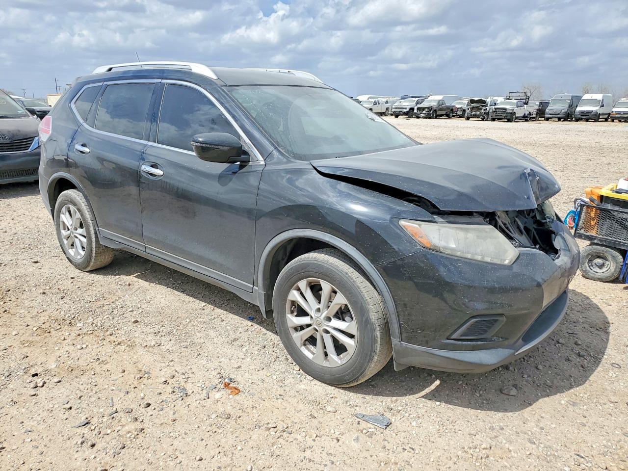 2016 NISSAN ROGUE SV photo 4