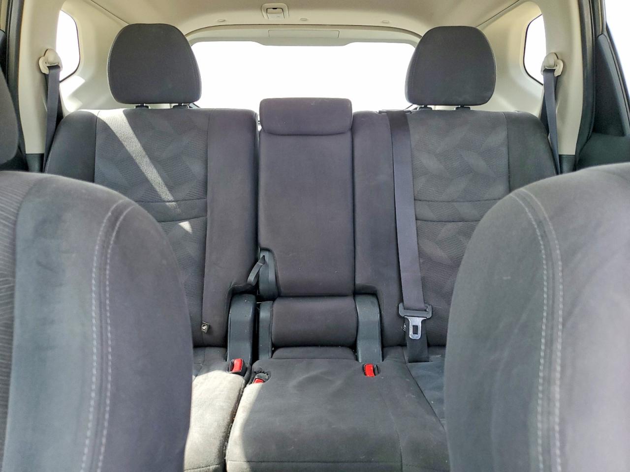 2016 NISSAN ROGUE SV photo 10