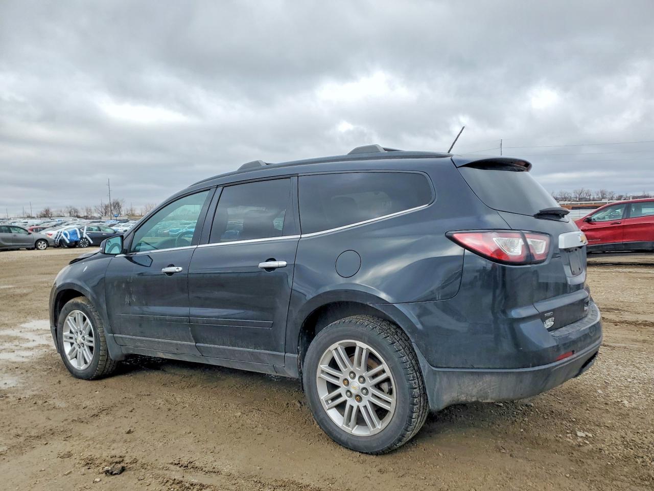 2014 CHEVROLET TRAVERSE LT photo 4