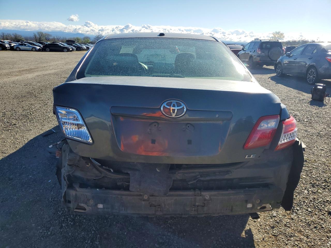 2011 TOYOTA CAMRY LE photo 6