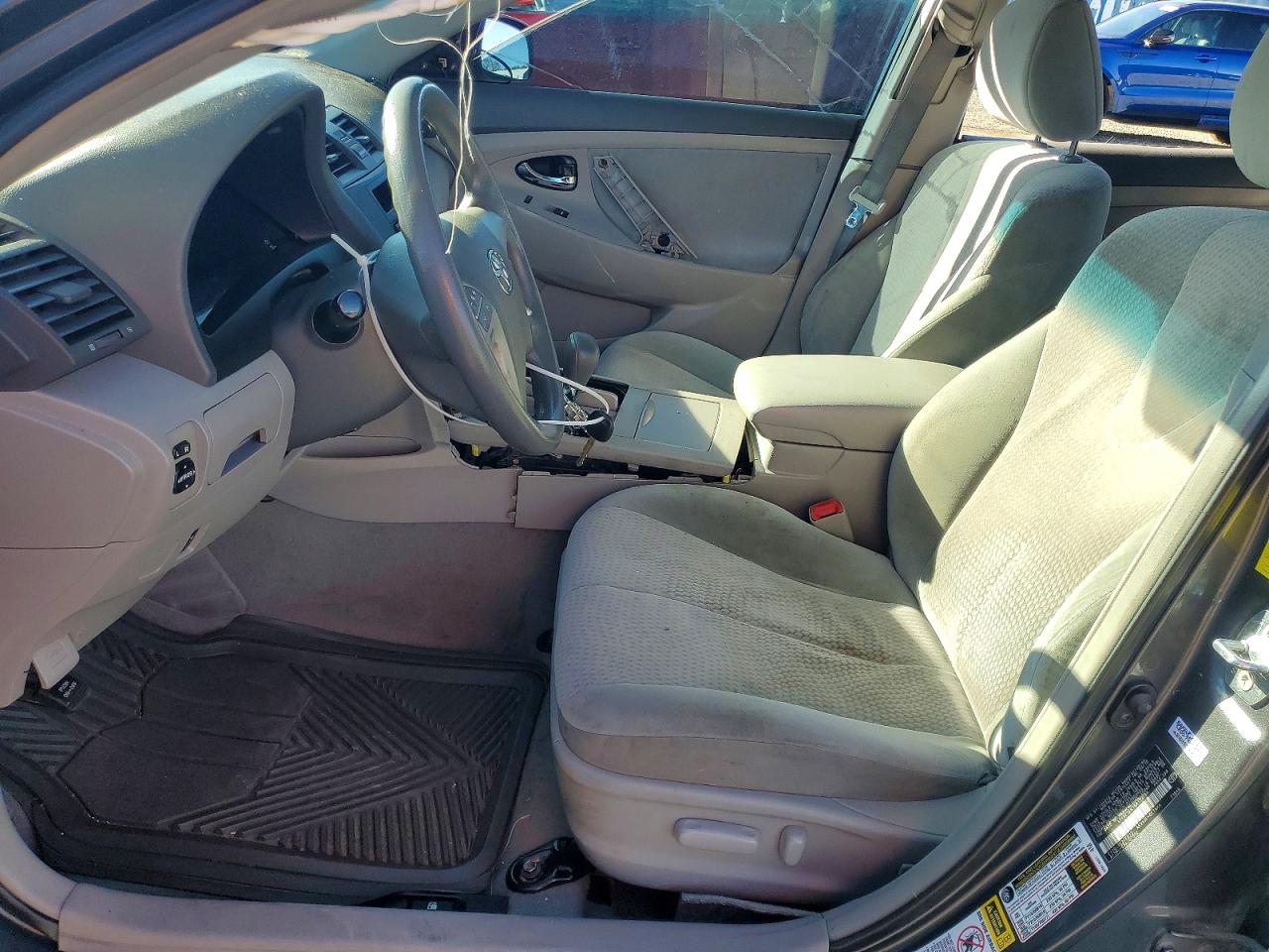 2011 TOYOTA CAMRY LE photo 7